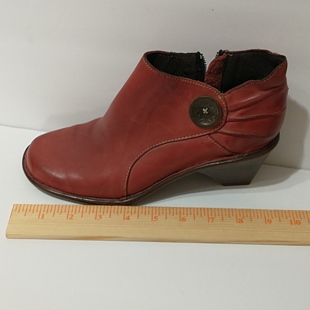Tsonga red women's shoes Tsonga booties size 6 - Picture 12 of 12